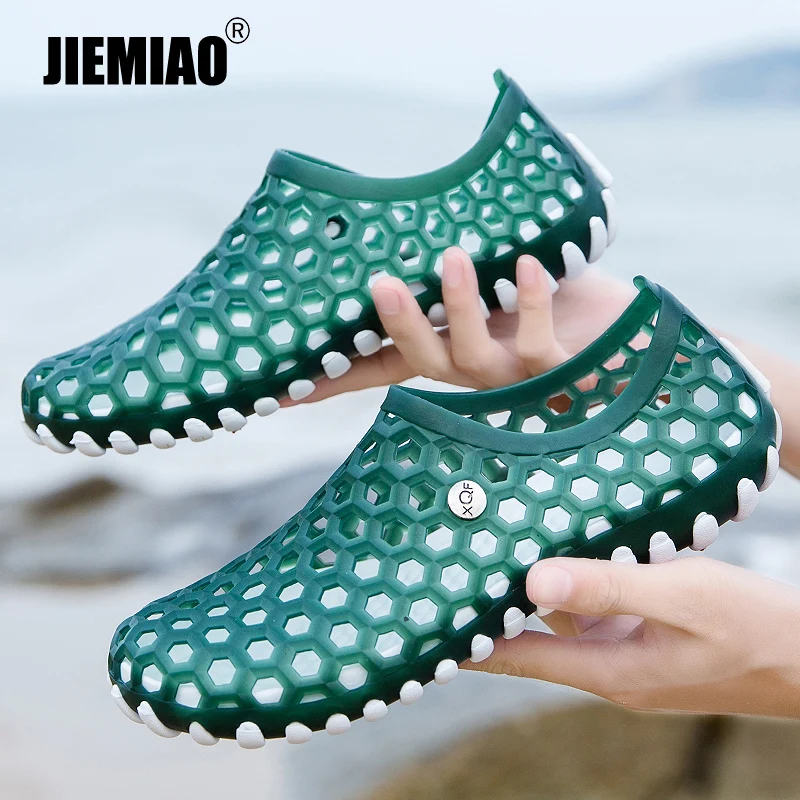 

JIEMIAO Summer Unisex Beach Sandals Men and Women Barefoot Beach Water Shoes Clogs Garden Shoes Light Comfortable Jelly Shoes