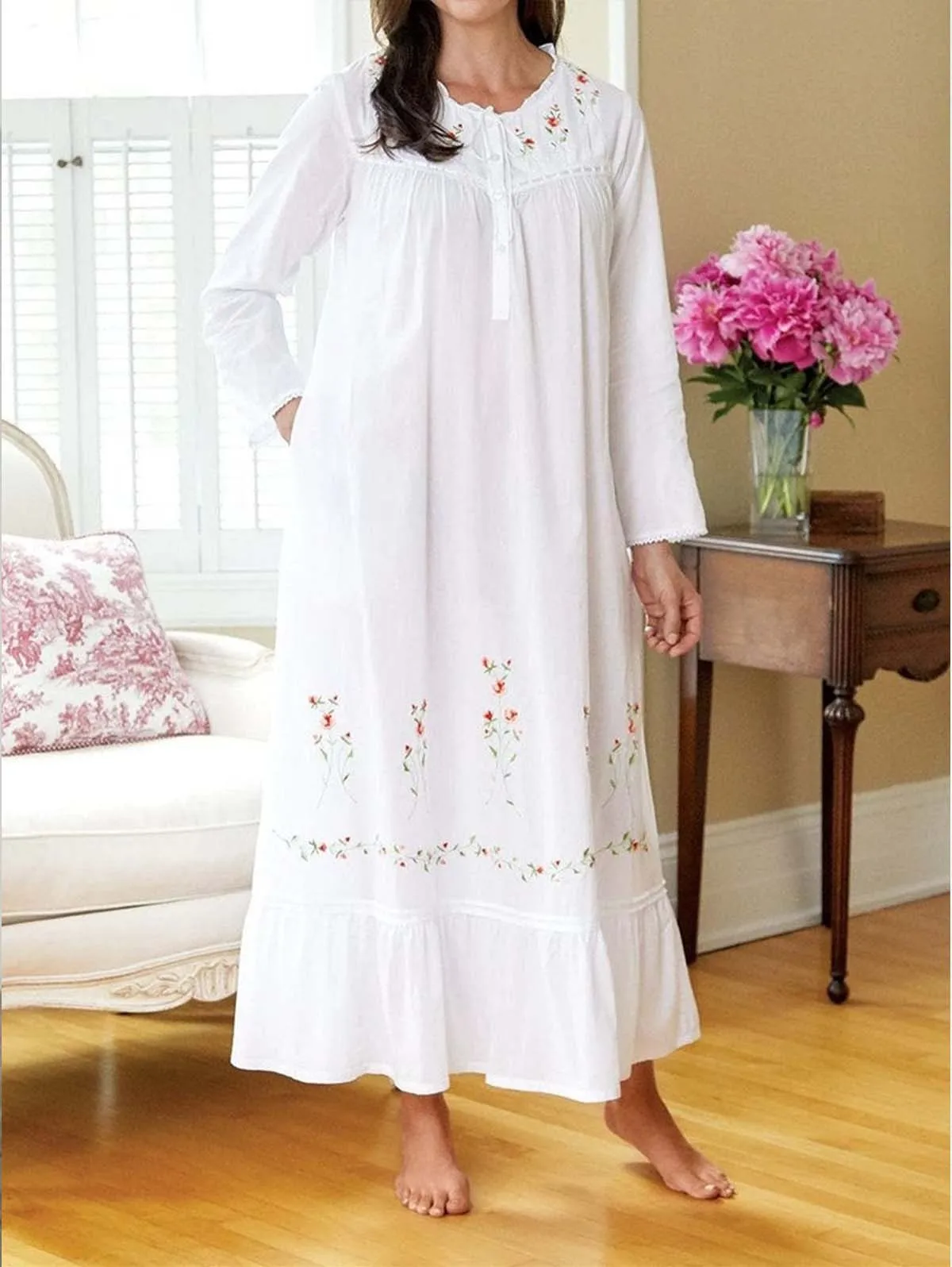 Spring Autumn Womens long sleeves White Sleepshirts Vintage Lady Girls Nightgowns Nightdress Royal Style Pajamas Sleepwear