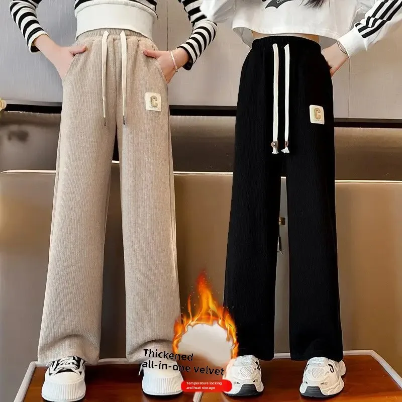 Утепленная верхняя одежда с флисовой подкладкой для девочек на осень/зиму