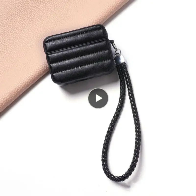 

Comfortable Protective Case Delicate Soft Earphone Portable Consumer Electronics Down Simple Leather Fashion Lanyard