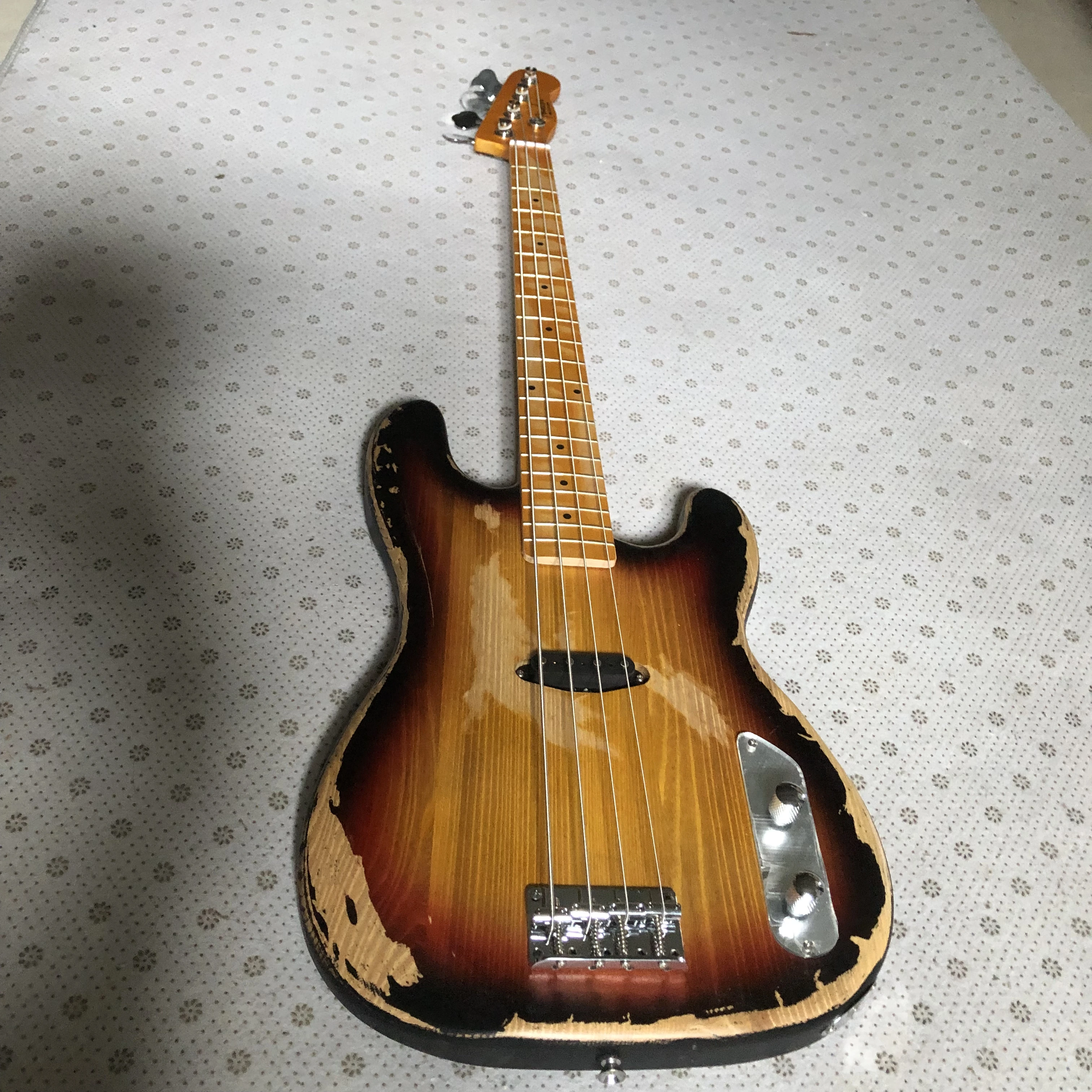 

Старый Sunburst 4 струны бас Альдер тело 1 пикап хромированная фурнитура, бесплатная доставка