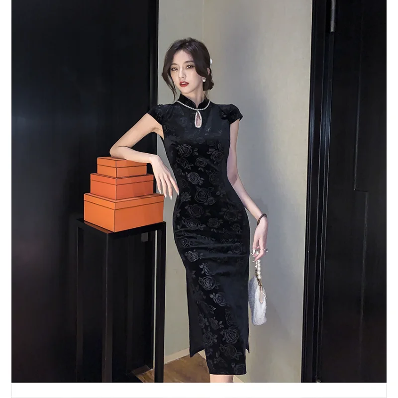 

2023 New Light Mature Vintage Split Temperament Pearl Cheongsam Velvet Dress
