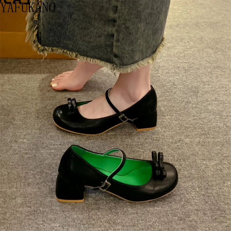 

Туфли-лодочки женские на квадратном каблуке, французская небольшая кожаная обувь с ремешком и пряжкой, милый Декор с бантом, Модные Туфли Мэри Джейн с круглым носком на высоком каблуке