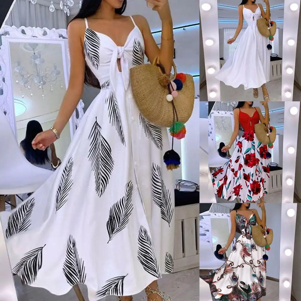 

Женское летнее платье с высоким разрезом и цветочным принтом