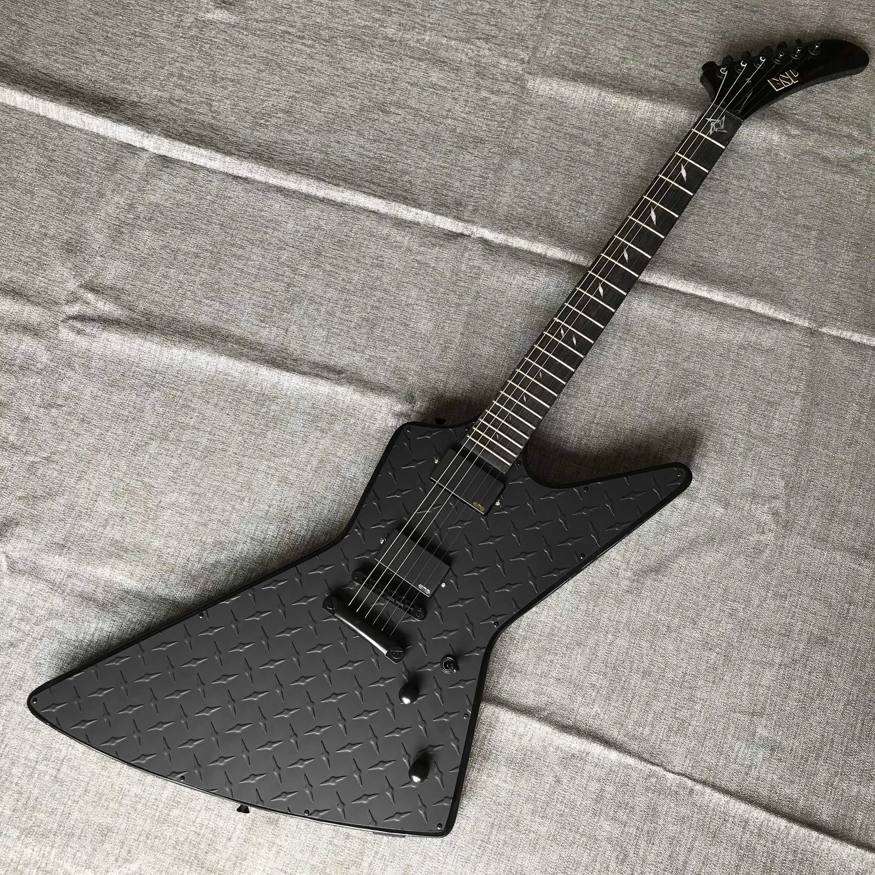 

Бесплатная доставка, черная, специальная форма, уникальная, электрогитара, новинка 2022 года, эксклюзивная,