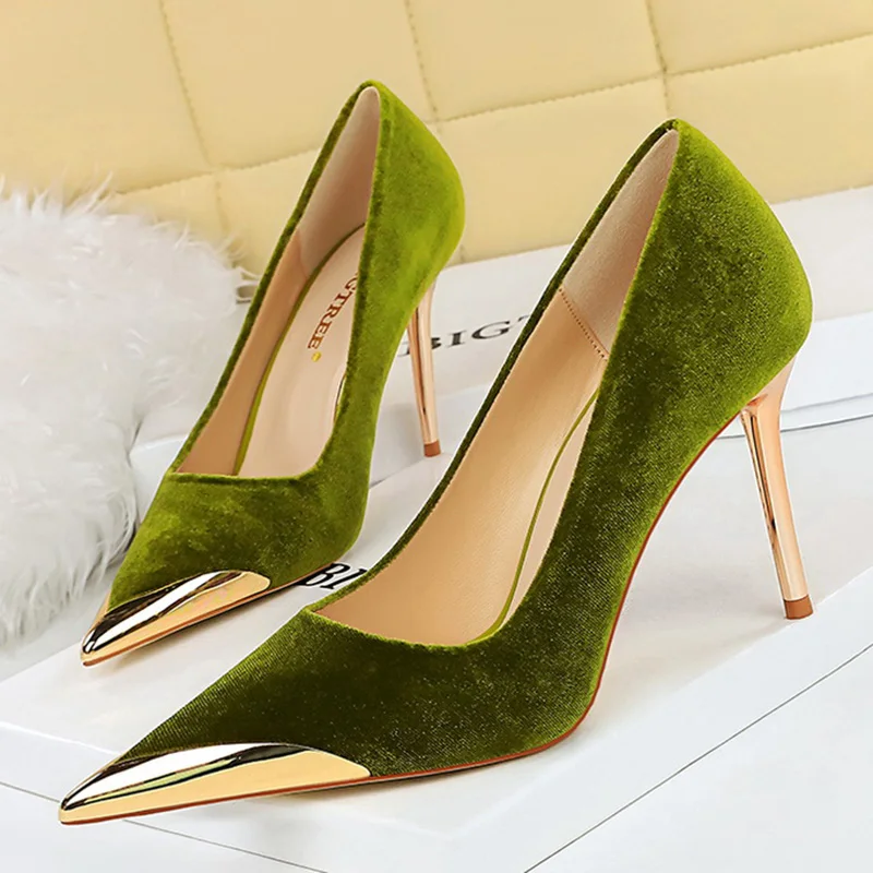 

Женские вечерние туфли-лодочки на высоком каблуке 10 см, зеленые, винные, красные туфли-лодочки, туфли-лодочки на шпильке для невесты на свадьбу, с бархатным каблуком, женские фетиш туфли с металлическим носком