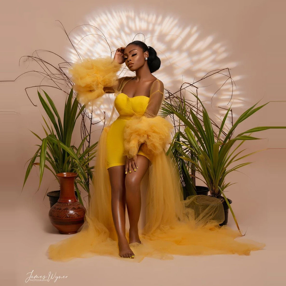 

Дизайнерское Тюлевое платье из 2 предметов, фотосессия, ярко-желтое свадебное платье, изготовленное на заказ со шлейфом, оборками, пышное пл...