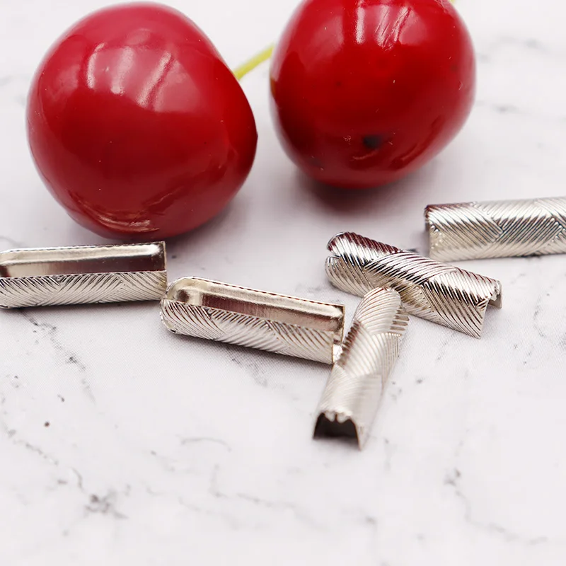 Weiou Lace Pretty Accessories 18.2*4MM Luxury Decorative Metal Aglets Sneaker Canvas Silver Twill Engraved Tips 100pcs Wholesale