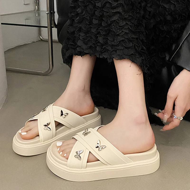 

Шлепанцы женские на платформе, повседневные сандалии на толстой подошве, пляжные шлепанцы с бабочкой, сланцы, модель Лето 2023
