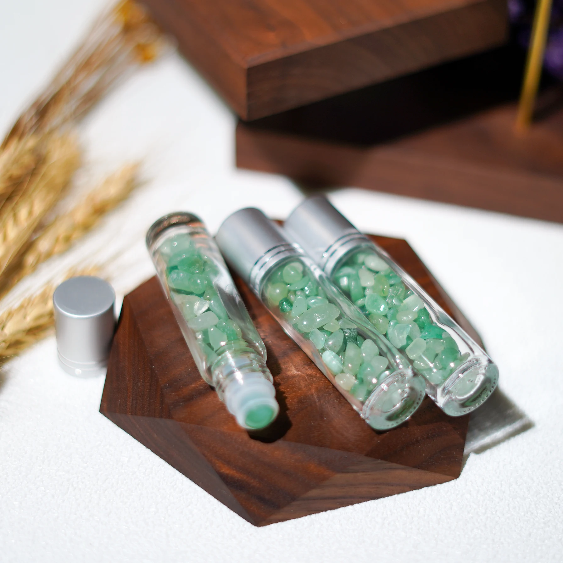 

Natural Roller Ball Stone Refillable Liquids Glass Essential Oil Perfume Bottles Green Aventurine Crystal Chips Reiki Healing