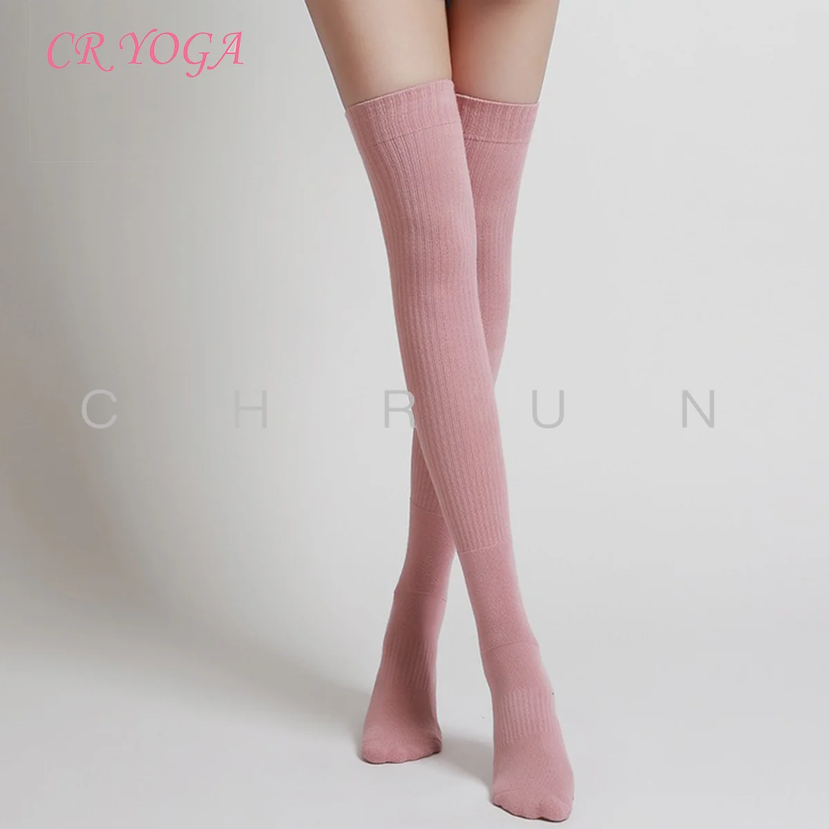 Махровые зимние носки выше колена с круглым носком в горошек для йоги теплые