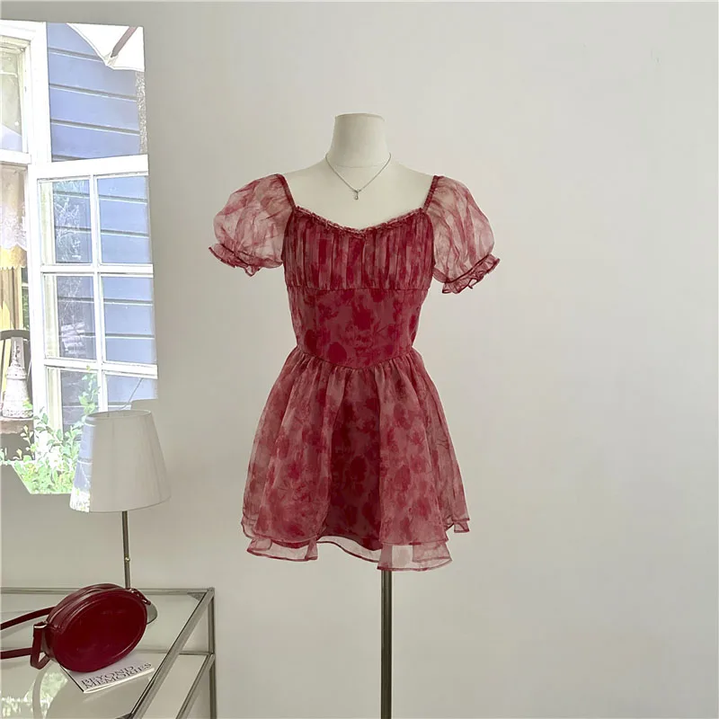 

Красное короткое женское платье, привлекательное кружевное милое мини-платье с буффами, модное платье в стиле «лолита» на день рождения, лето 2023