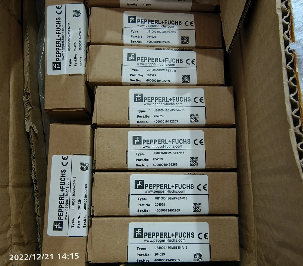 Фото Совершенно новый ультразвуковой датчик UC500-30GM-IUR2-V15, быстрая доставка, новый, высокое качество №2