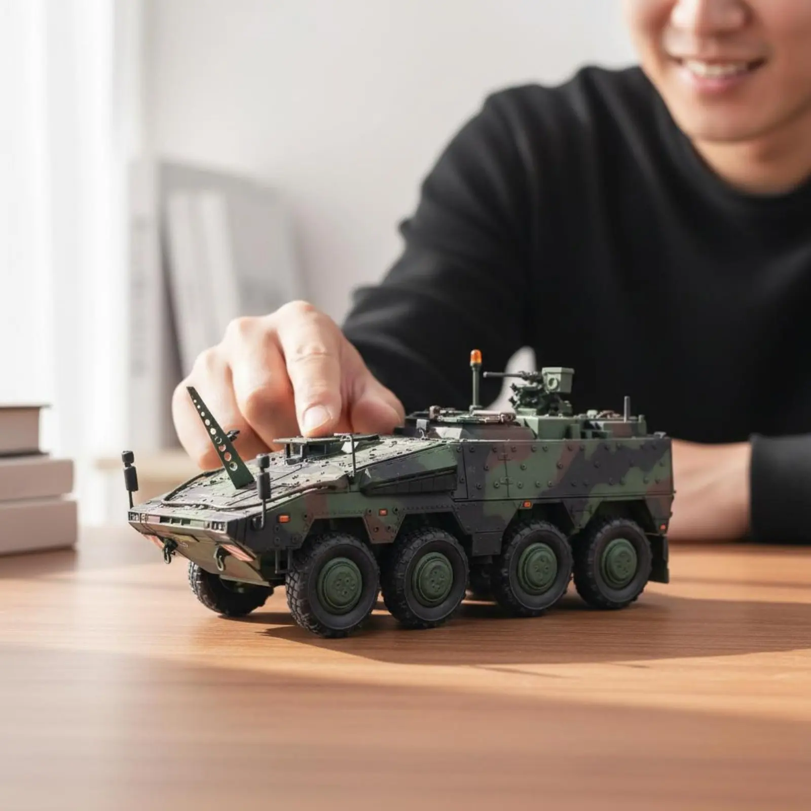 Фото Модель командного автомобиля Boxer 1:72 из сплава, коллекционная игрушка с реалистичной детализацией для коллекционеров, для демонстрации на полке №5