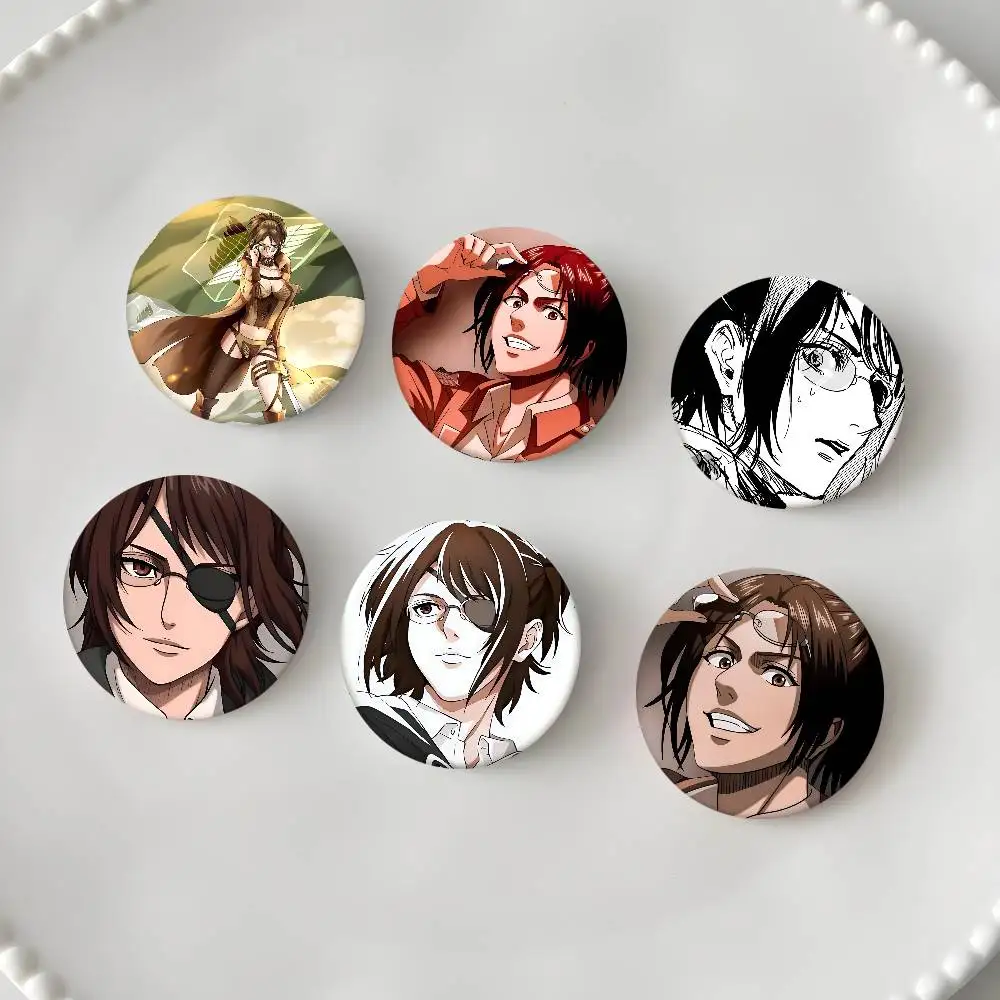 Фото Hange Zoe Attack On Titan аниме значки круглый значок жесть монета брошь одежда аксессуары для рюкзака булавка на лацкане №5