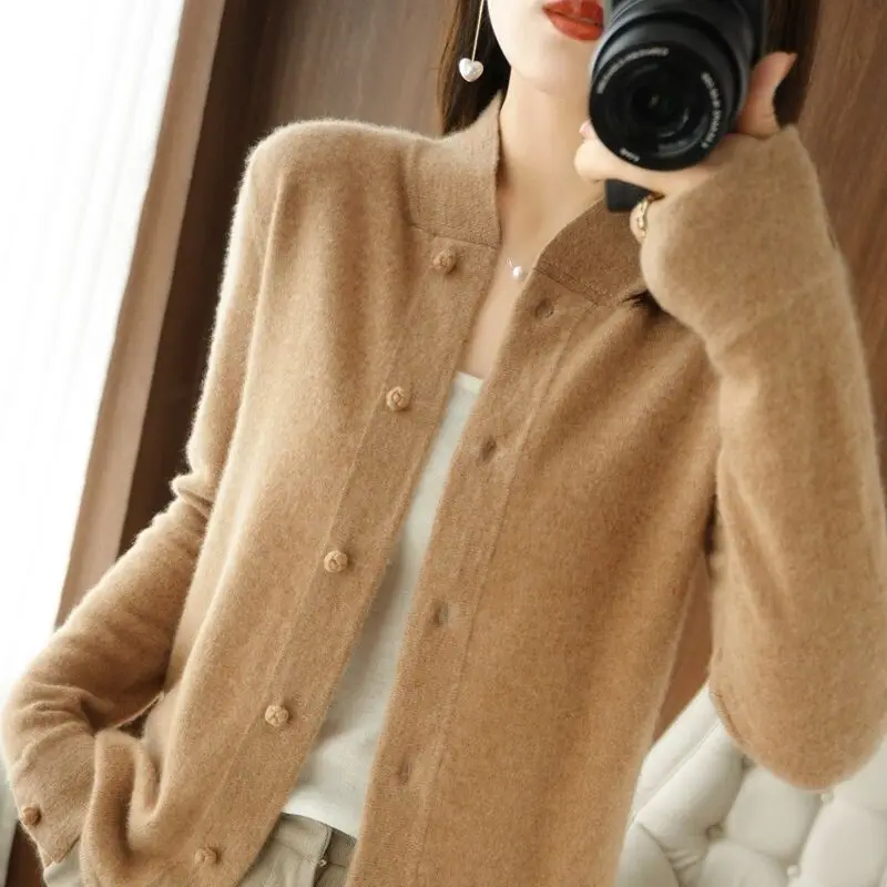 

Limiguyue кашемировый шерстяной свитер с 3D цветочными пуговицами Женский мягкий однотонный вязаный кардиган с ложным воротником вязаное пальто джемпер E175