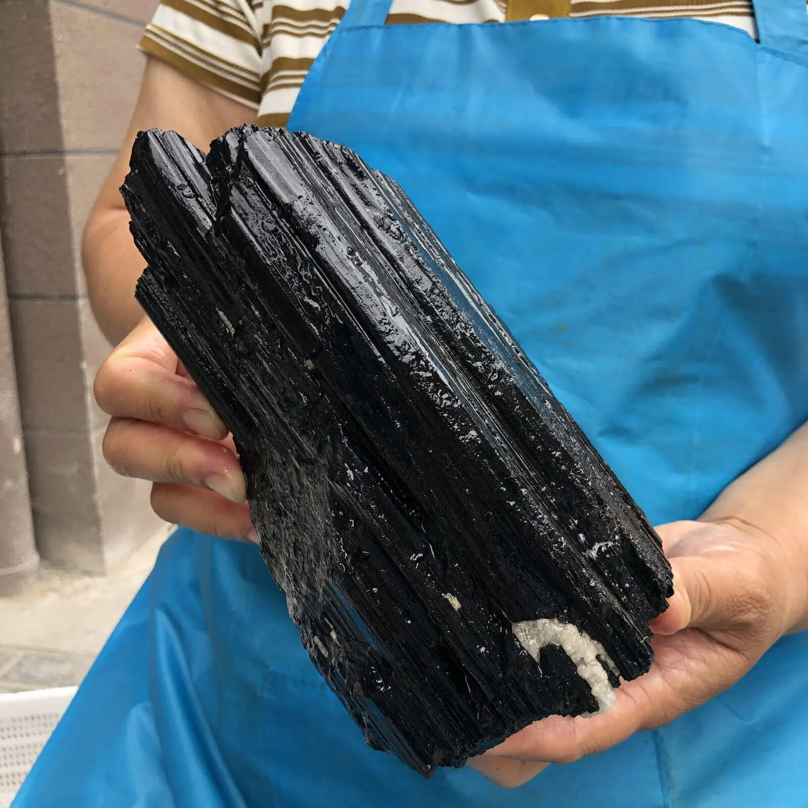 

Черный турмалин JING QI YUE