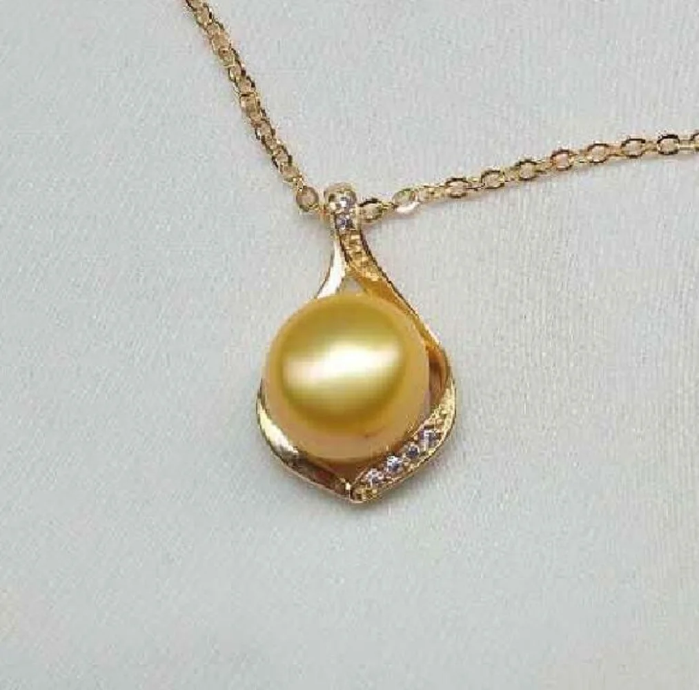 Жемчужное ожерелье с подвеской 9-10 мм