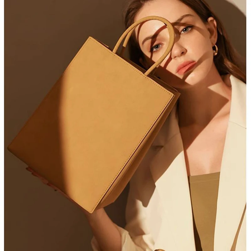 

Летняя Новинка 2023, женская сумка из крафт-бумаги, цветная сумка-тоут из натуральной кожи, модная деловая дизайнерская вместительная сумка-тоут