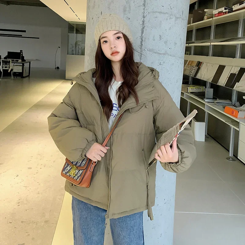 Утолщенное свободное утягивающее пальто с капюшоном на хлопковой подкладке для