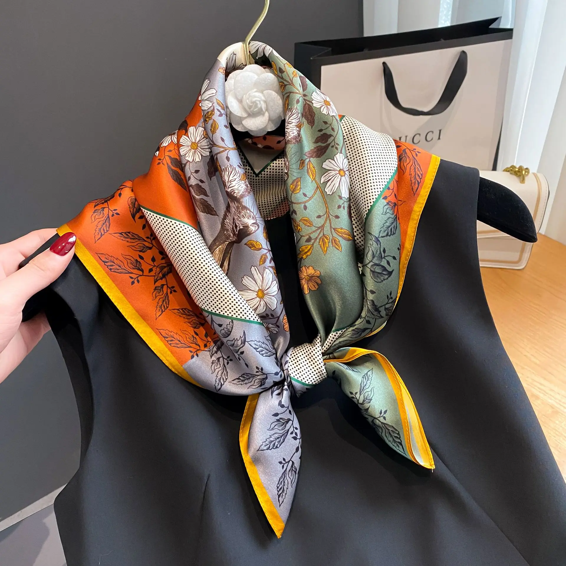 

Pure Silk Girls Hair Bands Fashion Lady Headwear Print Turban Head Wraps Bandana Female Scrunchies Women Hair Accessories Gift