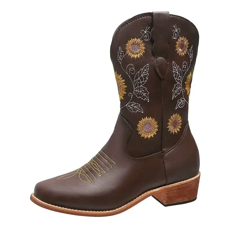 Женские ковбойские сапоги с вышивкой высокие без застежки на квадратном каблуке