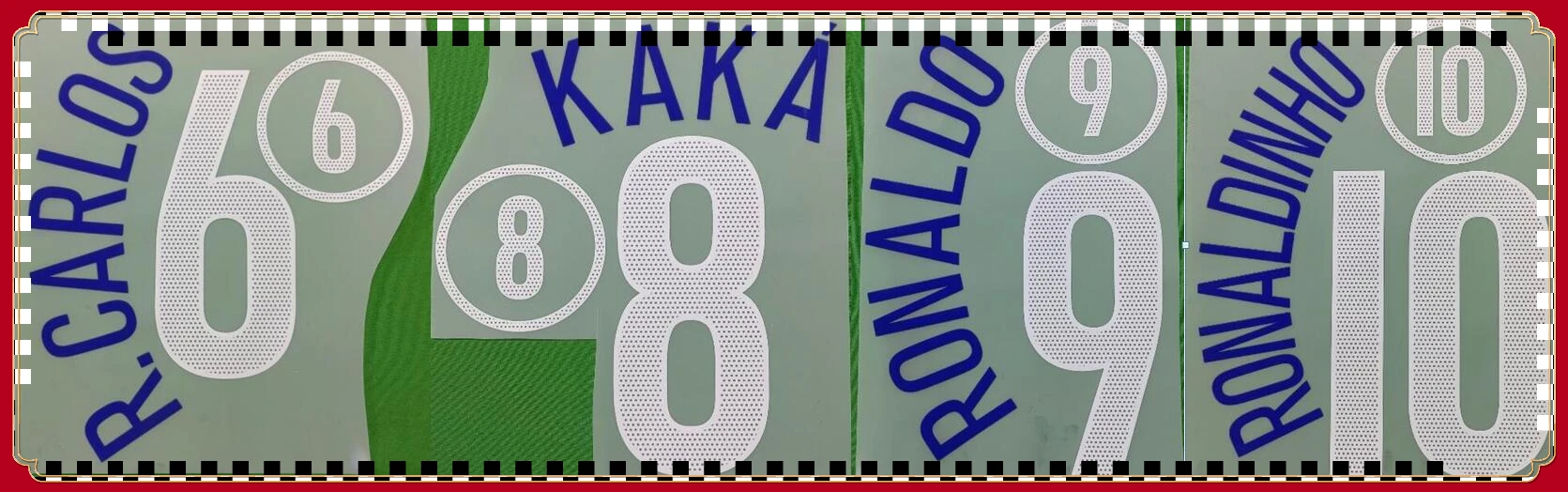 

2004 away, разблокированный значок с надписью