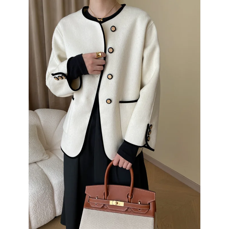 Рисунок 2 - Двустороннее шерстяное пальто контрастной