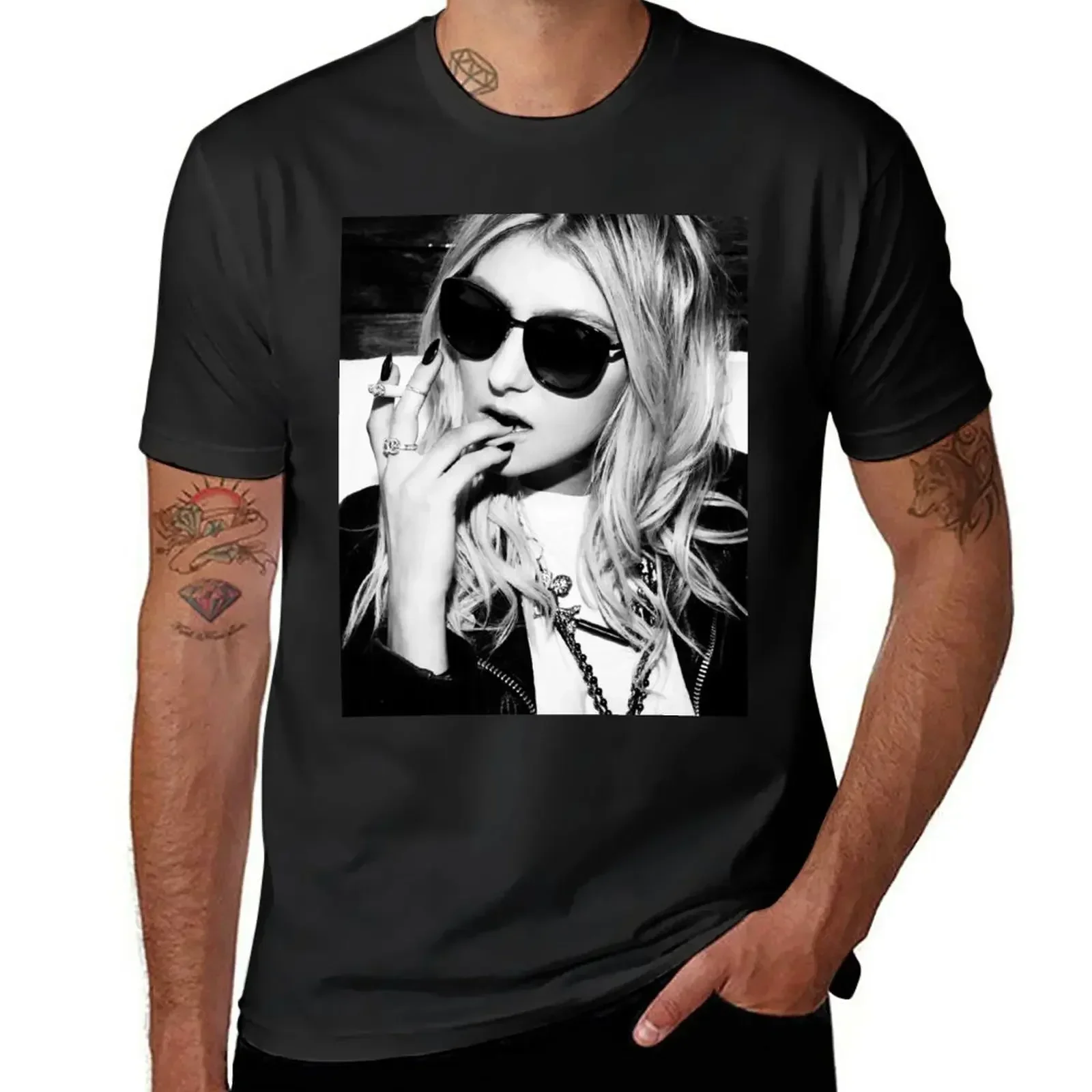 Фото Черно-белая футболка Taylor Momsen, одежда в стиле хиппи, мужские футболки с графическим принтом, комплект из нескольких футболок №1