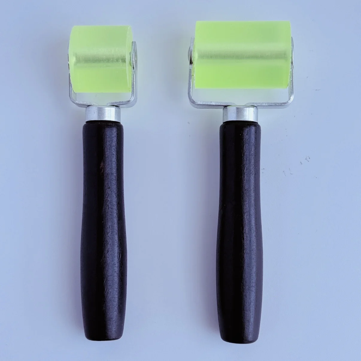 

Резиновая роликовая щетка для швов 3/5 см