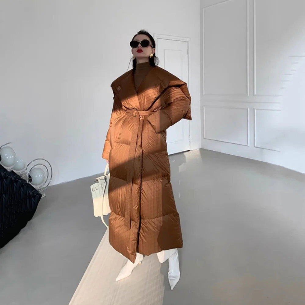 Элегантное женское зимнее длинное белое пальто на гусином пуху модные