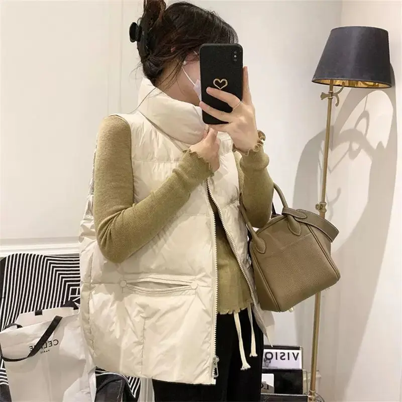 2023 Winter and Autumn Puffer Coat Ultra Light Duck Down Vest Women Casual Female Waistcoat Sleeveless Duck Down Vest U21