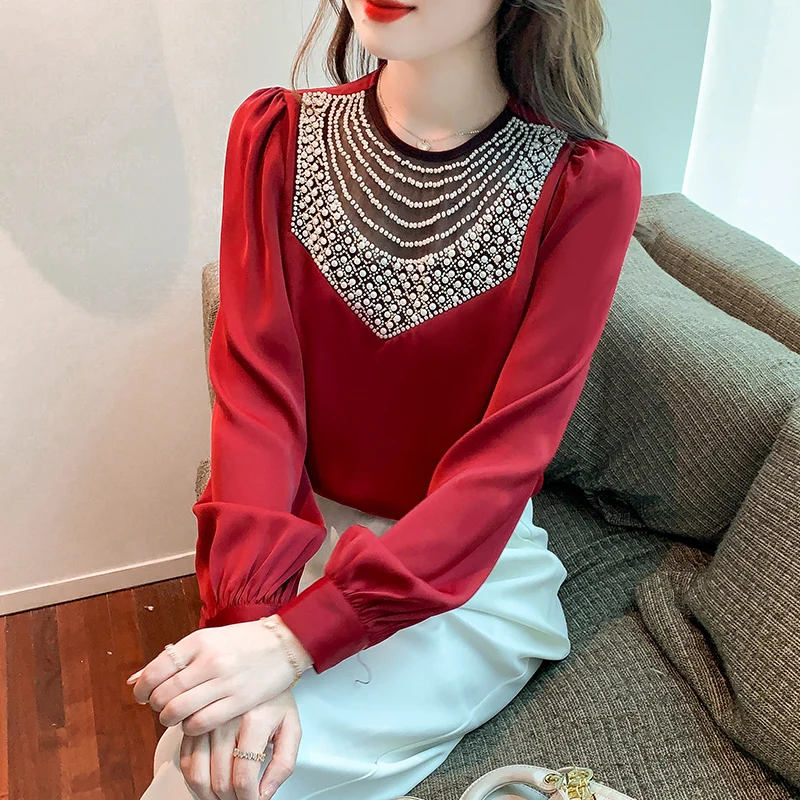 Женская шифоновая блузка с длинным рукавом круглым вырезом и бусинами