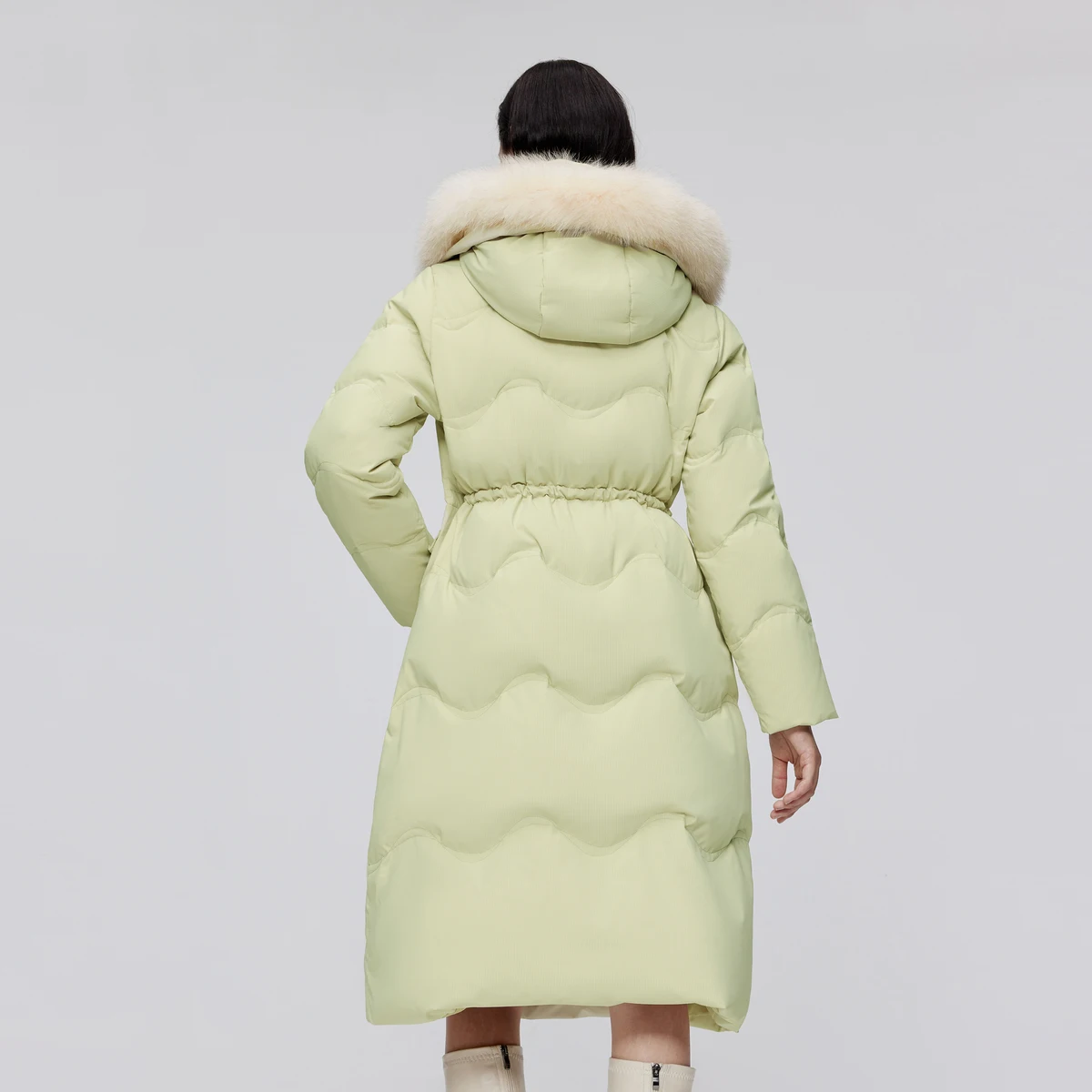 Женская зимняя пуховая куртка BOSIDENG