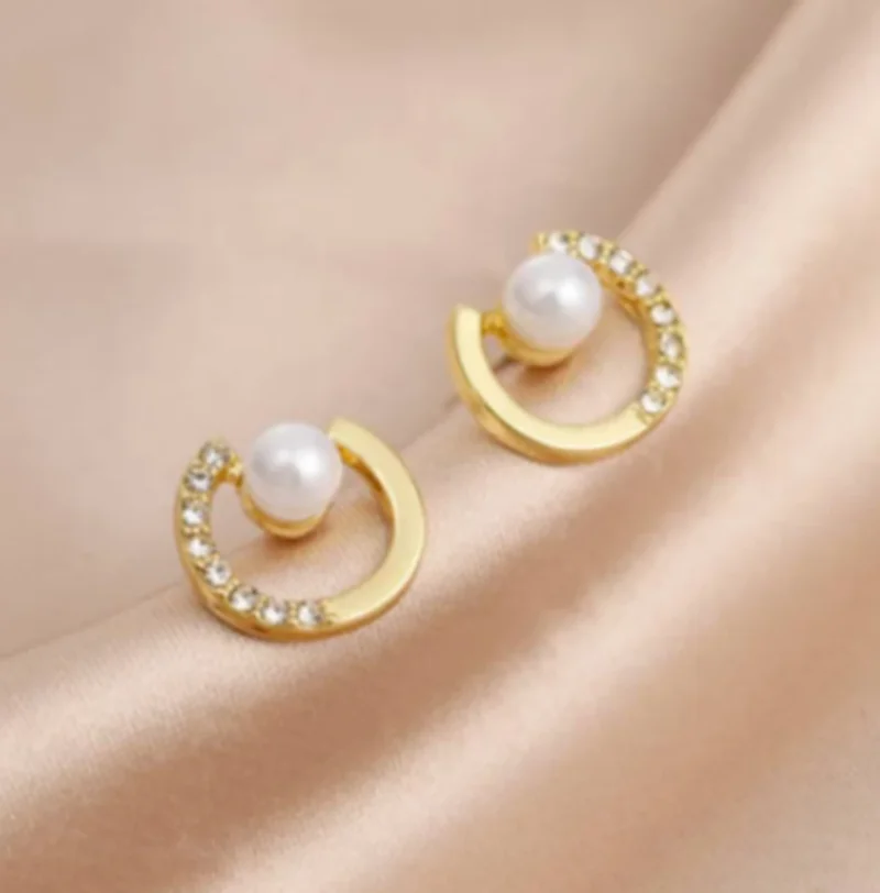 

Trendy Fashion Women Exquisite Pearl Round C-shaped Stud Earrings for Women Crystal Jewelry