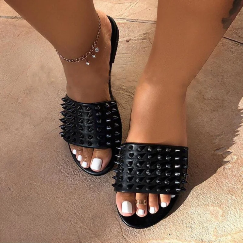 

Сандалии женские на плоской подошве, повседневные туфли с заклепками, тапочки, большие размеры