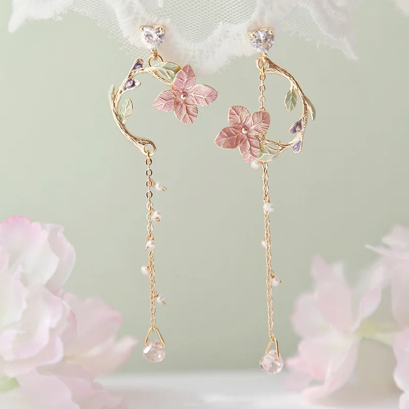

2023 New Korean Style Flower Asymmetrical Dangle Earrings for Women Shiny Rhinestone Long Tassel Cute Cat Earring Sweet Jewelry