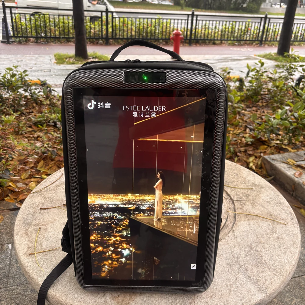 Фото Портативный рекламный плеер с LED LCD-экраном на спинном мониторе, работающий от перезаряжаемой батареи, для уличных маркетинговых акций №3
