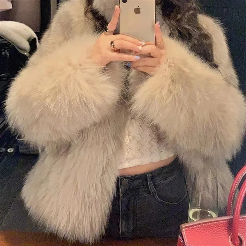 Зимнее женское новое пальто из искусственного лисьего меха топ 2023 короткое