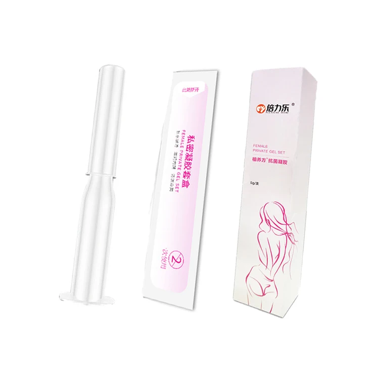 Ол презерватив киіп, оны есегіне тығып алды. Ол презерватив киіп, оны есегіне тығып алды.