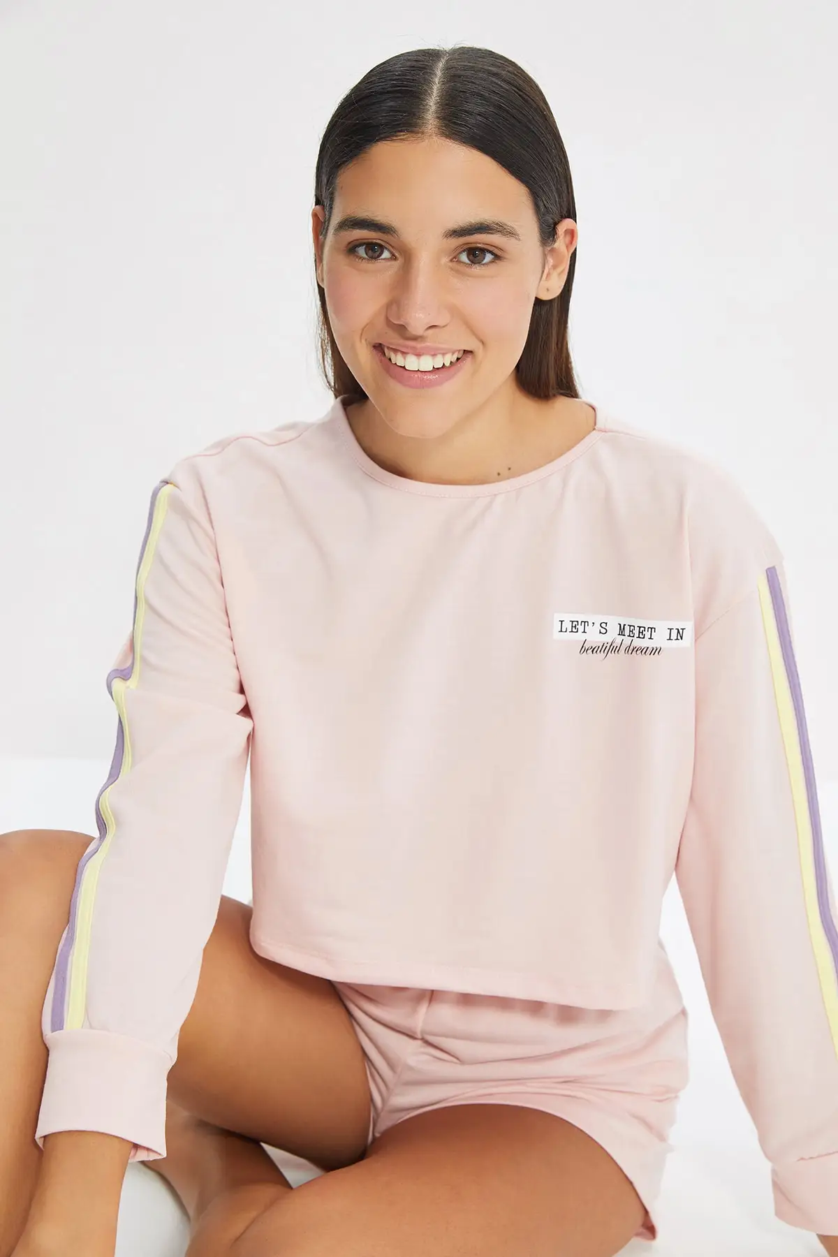 

Trendyol Sleeve Detail Knitted Pajamas Set THMAW22PT0052