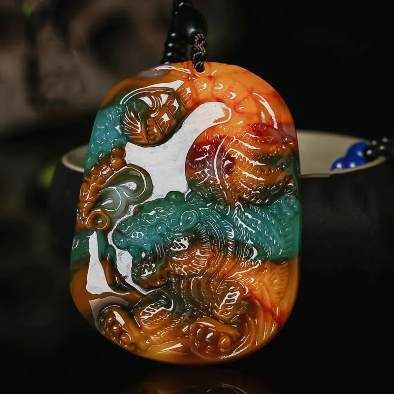 

Xinjiang Hetian Jade Color Jade Jade Jade Pendant Xiaohu Jade Pendant for Men and Women To Ward Off Evil Spirits and Keep Safe