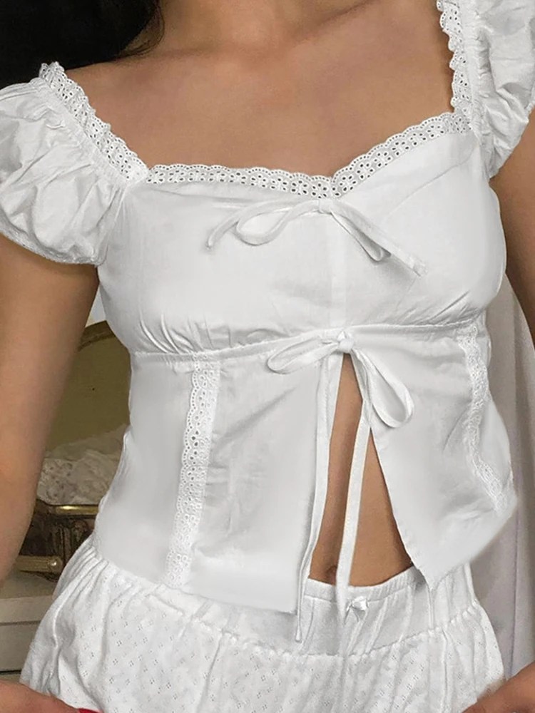 

Lace Patchwork Split Crop Top Women T-shirt Lace Up Patchwork Heart-Neck Versatile Short Tee Sweet Chic Hottie Outfit Y2K