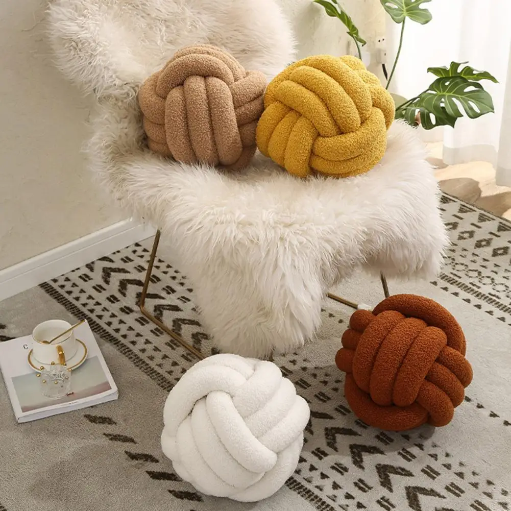 

22cm Knotted Ball Throw Pillow Ultra Soft Companionship Decorative Hand-woven Knotted Ball Lamb Velvet Sofa Cushion for Bathroom