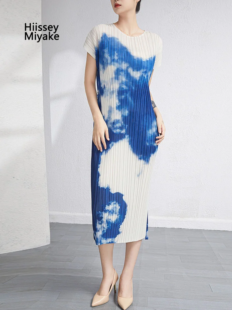

Hiissey Miyake Designer 2023 Spring Summer Women Midi Blue Print Slim Pleated Sheath Chiffon Dress