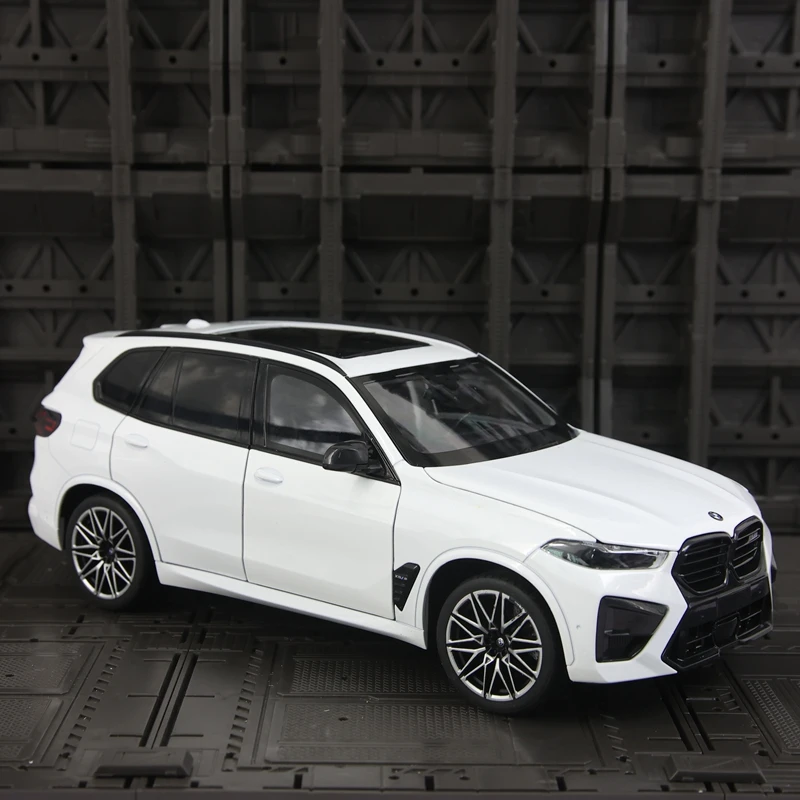 Фото 1:18 моделирование автомобиля из сплава BMW X5M, четырехдверные двери, передний капот и дверь багажника, можно открыть, богатые детали, тонко изготовлены №2