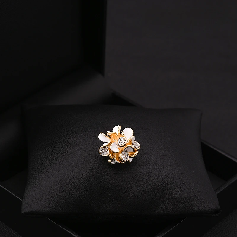 

Exquisite Brooch Women's Shirt Collar Pin Fashion Flowers Versatile Anti-Exposure Cardigan Neckline Fixing Buckle Skirt Jewelry