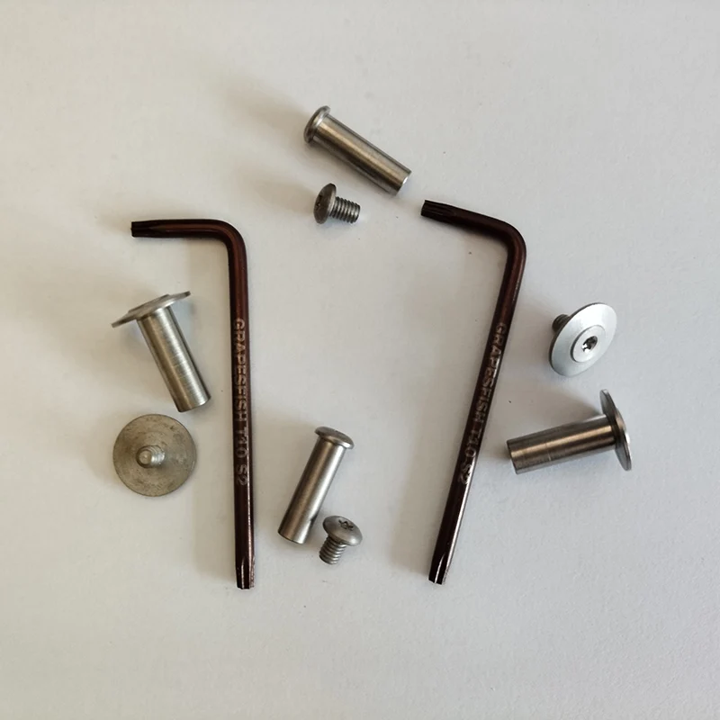 

Запасные части для плоскогубцев Leatherman Surge из нержавеющей стали