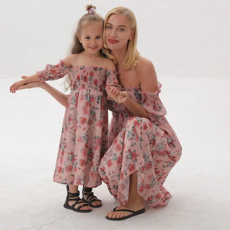 

Платье с вырезом лодочкой для мамы и дочки, Семейный комплект, одежда для мамы и ребенка с цветами, Модное шифоновое платье для девушек и жен...