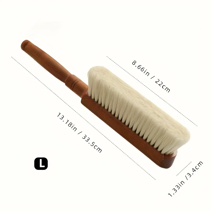 

Щетка для уборки из натурального волокна с деревянной ручкой